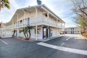 Motel 6-Phoenix, AZ - East